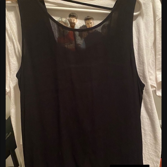 Clothes - Picture 3 of 16